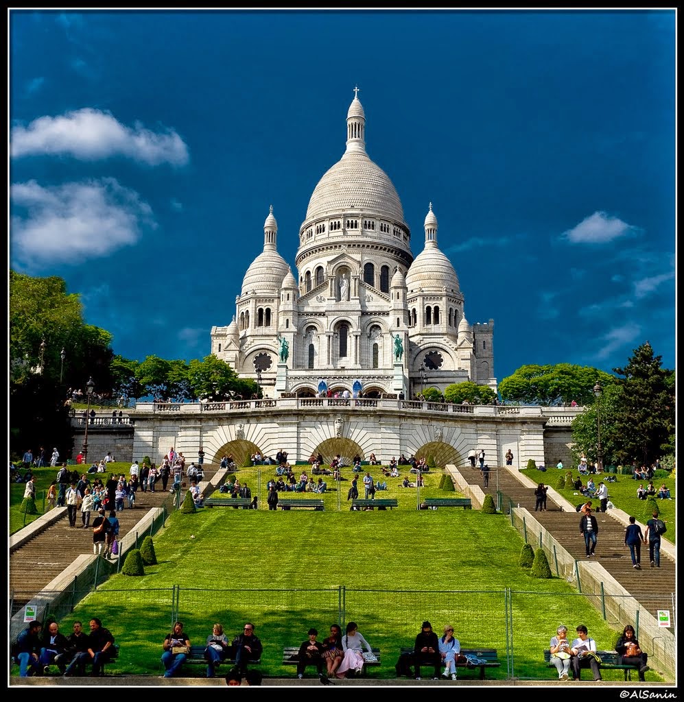 The Basilica of Sacré-Cœur: A Beacon of Faith and Art Atop Montmartre The Basilica of Sacré-Cœur: A Beacon of Faith and Art Atop Montmartre